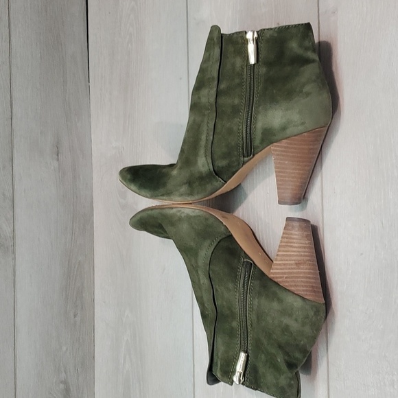 Vince Camuto Women Rotiena Pine Forest Green Suede Heels boots shoes sz 8M - Picture 8 of 13